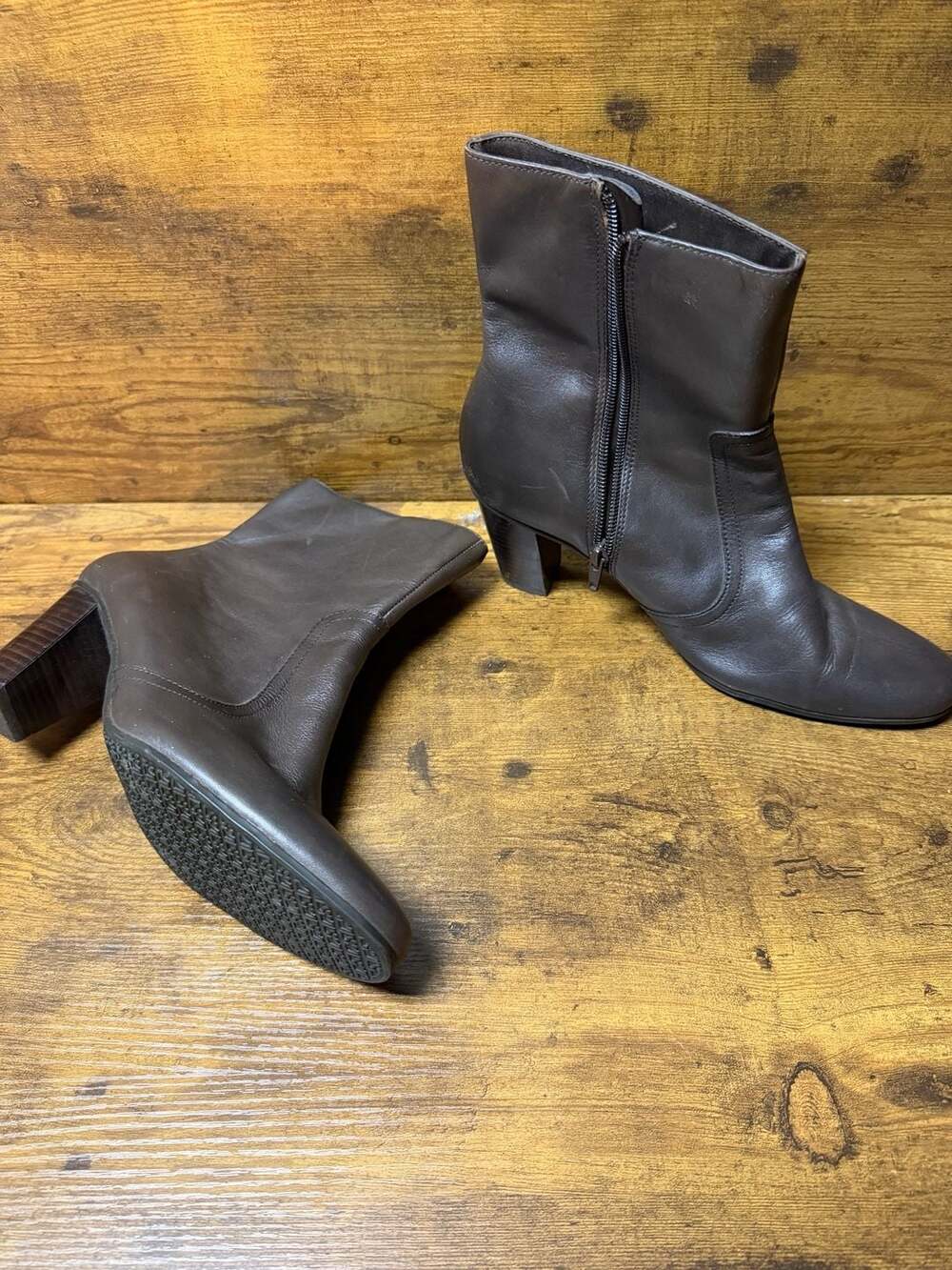 Covington Brown Leather Side Zip Heeled Ankle Booties Size 7.5M